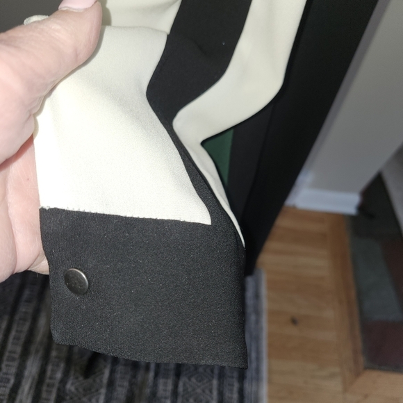 B C B G Chic Black WHITE AND GREEN Colorblock Dress - Picture 4 of 8